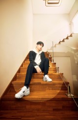 �uNew Balance�v�̃X�j�[�J�[�L�����y�[���ɓo�ꂷ��BOYNEXTDOOR�EJAEHYUN 