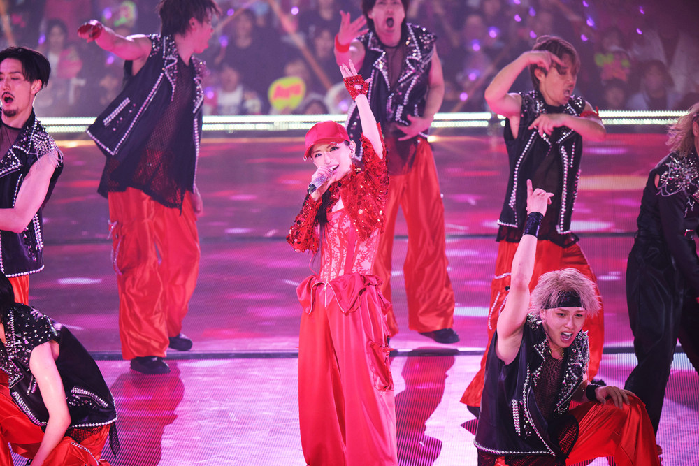 画像・写真 | 浜崎あゆみ、27周年の熱狂ライブで新章スタート