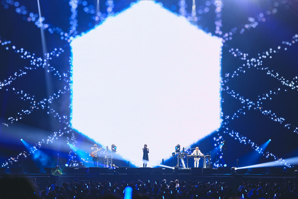 TM NETWORK、 40周年ツアーファイナルの横浜アリーナ公演が終了