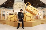 �wTHE COACH TABBY FACTORY�x�̃I�[�v���ɓo�ꂵ���������l 