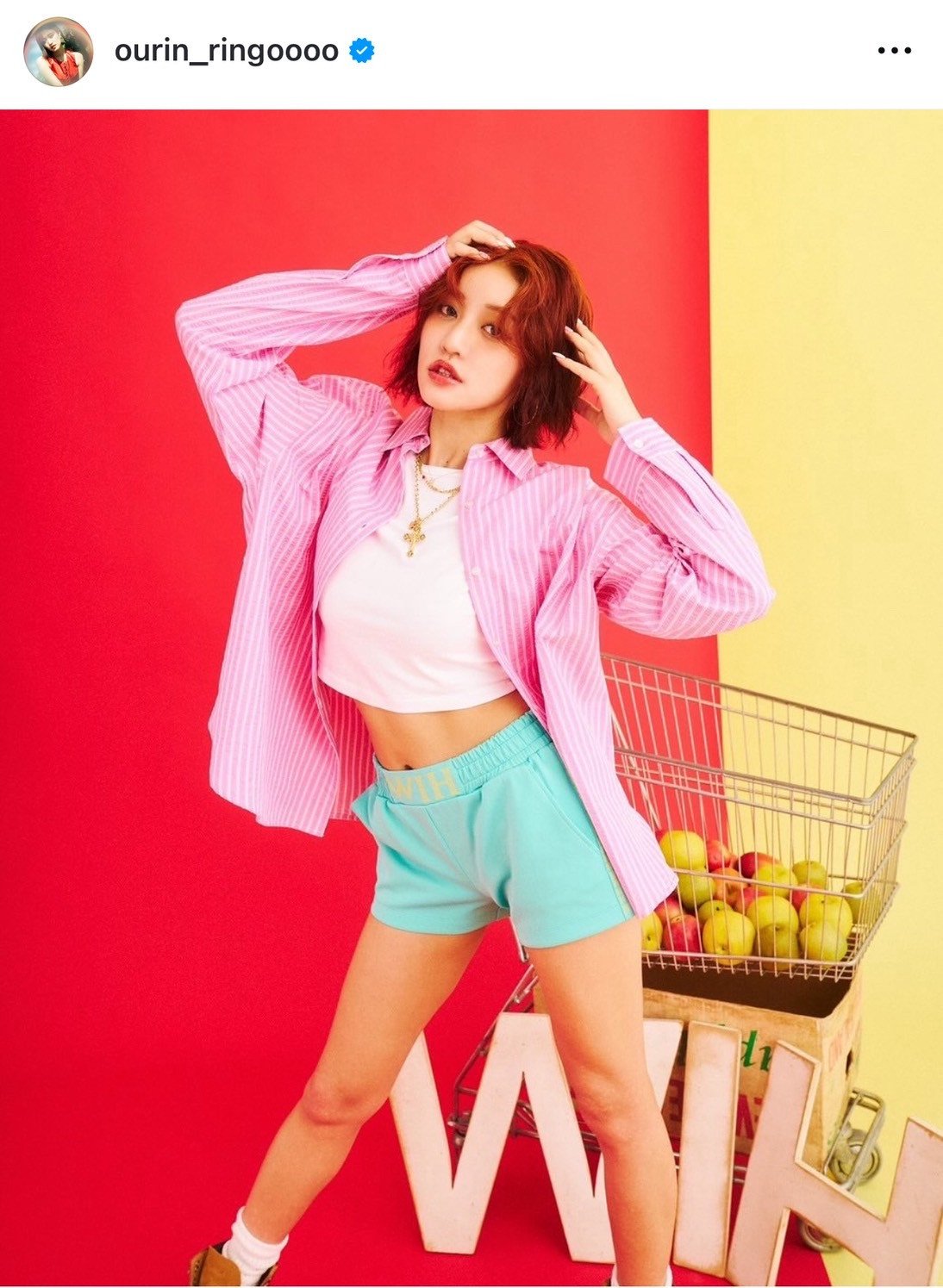 林和緒、【朝輝】、希少な額装用画集より、新品額装付、状態良好 王林、斬新ミニスカ＆ざっくり胸元＆美脚全開ショット「おお！これは