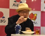 �w��p�W(�^�C�����t�F�A)�x�̃��f�B�A������s���H��ɎQ�������v�Z���V (C)ORICON NewS inc. 