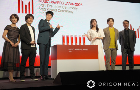 wMUSIC AWARDS JAPANxm~l[gi ŗDGyȏ܂ɁuAPT.vuBling-Bang-Bang-BornvuAChvuĂ䂭vuCbNv 