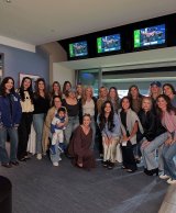 �h�W���[�X�����܉�A�{���n�X�C�[�g���[���ł̏W���V���b�g �g�~�X�E���j�o�[�X�E�v�G���g���R�h�L�P�̍Ȃ��Z���^�[ 