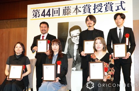 �w��44�񓡖{�^���܁x���܎��ɓo�ꂵ���i��񍶂���j���c�~�ꎁ�A���R�������A��R�ǎ��A�i�O�񍶂���j�ˌ�����q���A�V�䏇�q���A��؈��I�q�� �iC�jORICON NewS inc. 