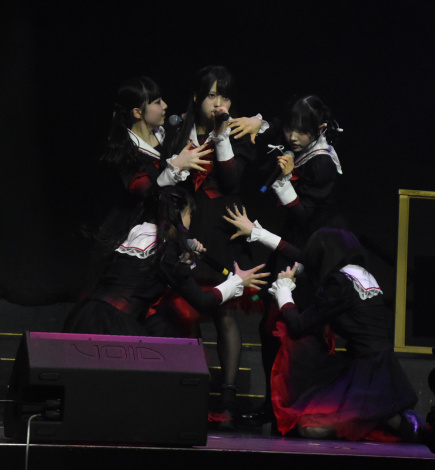 �w�f�B�O�E�j���[�E�A�C�R���E�A���[�h 2025SS�x�ɏo�Ȃ����t�@���g���V�[�^ �iC�jORICON NewS inc. 