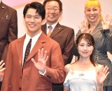 �f��w�Ԃ܂�܁x�̊����񍐃v���~�A���ʉ�ɎQ������(������)��ؗ����A�L���ˏ� (C)ORICON NewS inc. 