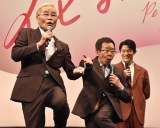 �f��w�Ԃ܂�܁x�̊����񍐃v���~�A���ʉ�ɎQ������(������)�I�[�����l�A�I�[����_�A��ؗ��� (C)ORICON NewS inc. 