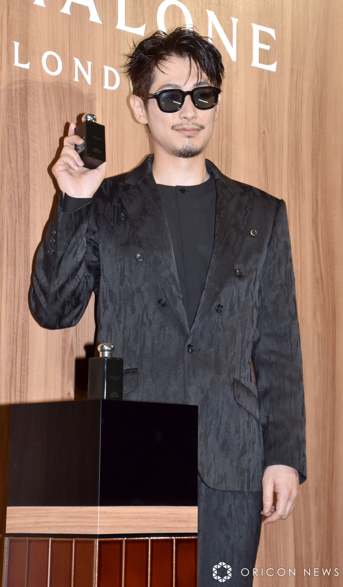 ディーンフジオカ⭐︎ブランケット 画像・写真 | ディーン・フジオカ、ダンディなヒゲ＆サングラス