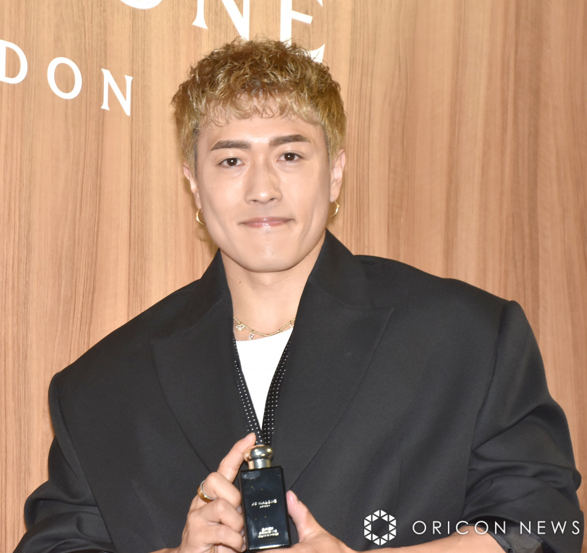 中務裕太、鍛え上げられた前腕ちらり 洗練された男性の必要条件