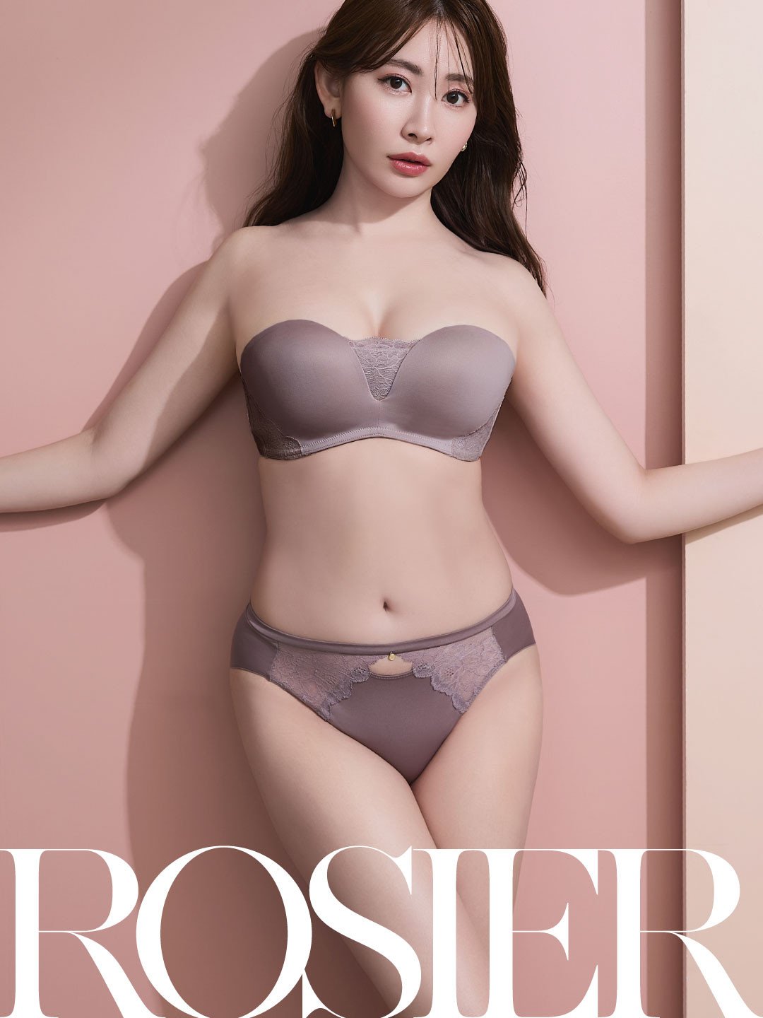 小嶋陽菜セット② 37歳・小嶋陽菜“社長” 美谷間＆やわらか完熟ボディ全開 プロデュース