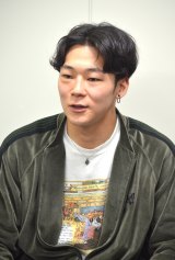 5��4���wRIZIN�j�Ղ�x�Œ��v�׉��Ƒΐ킷��A�����t�W�e���r�Ј��t�@�C�^�[�̃E�U�����V�� �iC�jORICON NewS inc. 