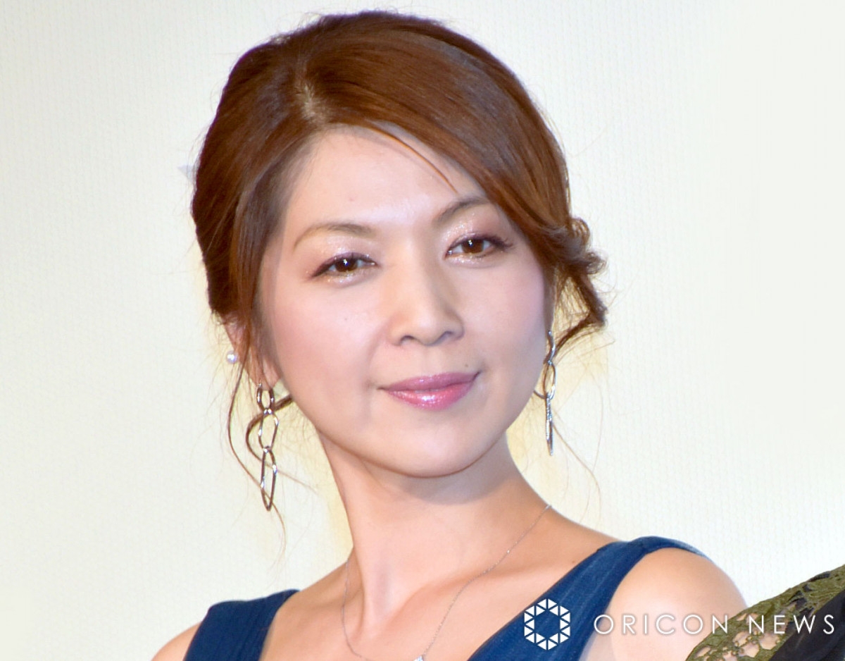 すっぴんでもすてき！」57歳・飯島直子、飾らない“素顔”で“今朝の献立
