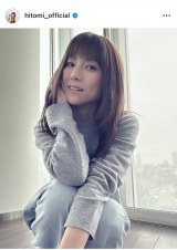 hitomi (ʐ^̓CX^O@hitomi_official ) 