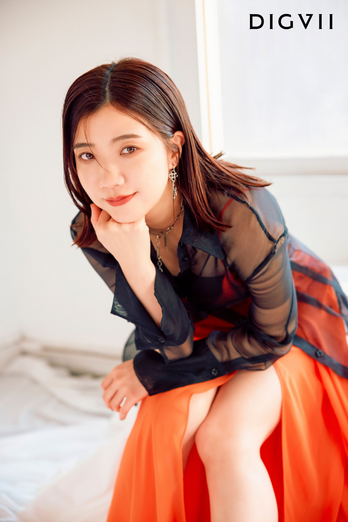 福田麻貴、初のデジタル写真集で“史上もっとも美しく” 透け感ドレス