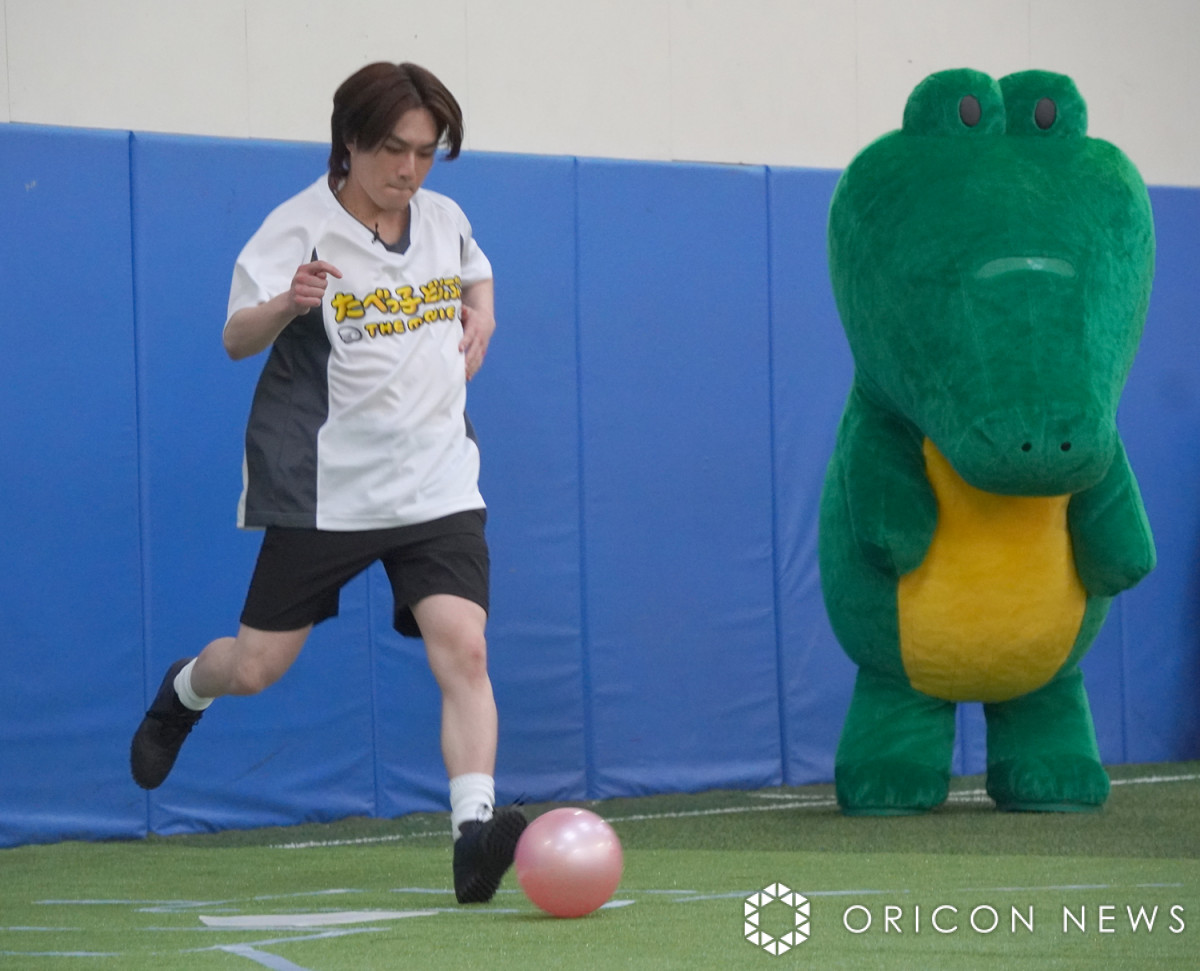 水上恒司、久々のキャッチャー姿を披露 “ピチッと”ユニフォームに照れ