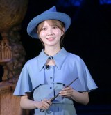 ʊw̃SubgxIڃZj[ɓodj (C)ORICON NewS inc. 