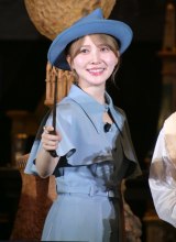 ʊw̃SubgxIڃZj[ɓodj (C)ORICON NewS inc. 