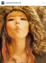 ��ΐ�āu�ŋߐ̂�iPhone�Ŏʐ^���B��̂����s���Ă�ƕ����� 15�N�O��iPhone���[�d������ 15�N�O�̎����Ɖ��ς������n���E�B��������v(�ʐ^�̓C���X�^�O���� @wakatsukichinatsu ���) 