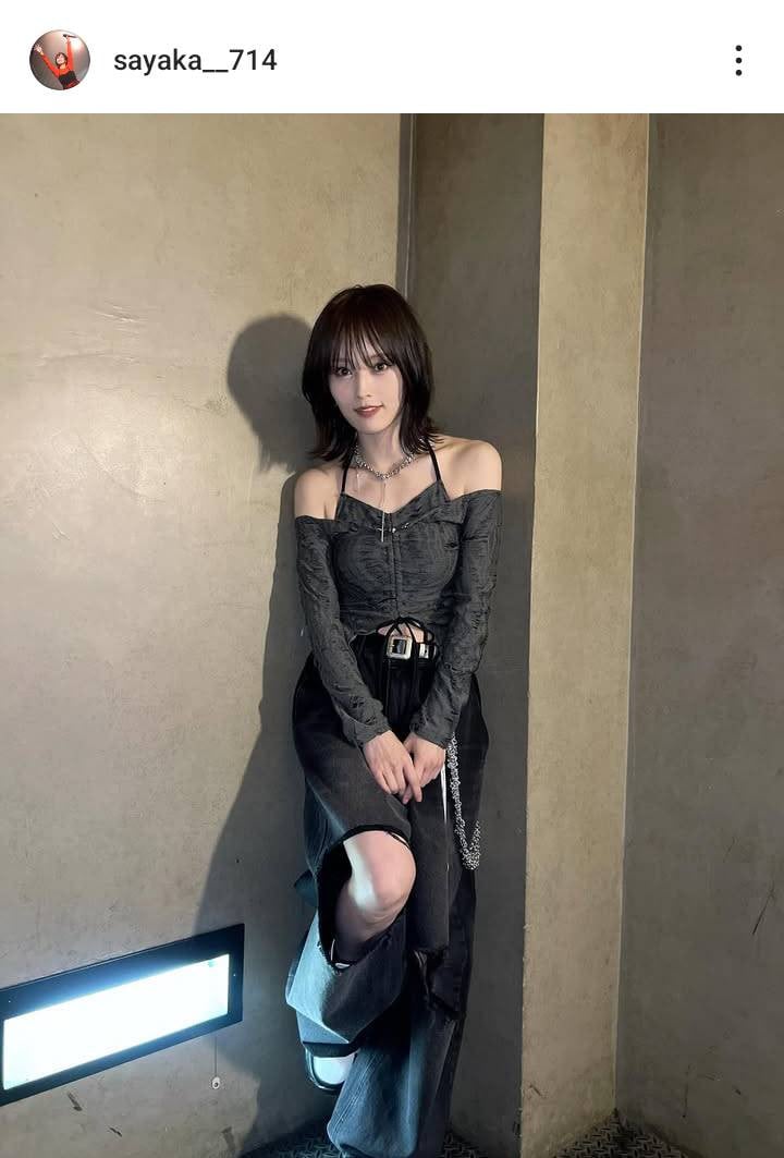 R{(ʐ^̓CX^O @sayaka__714 ) 