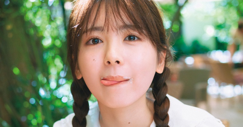 乃木坂46筒井あやめ、三つ編み姿であざとい舌ペロショット 写真