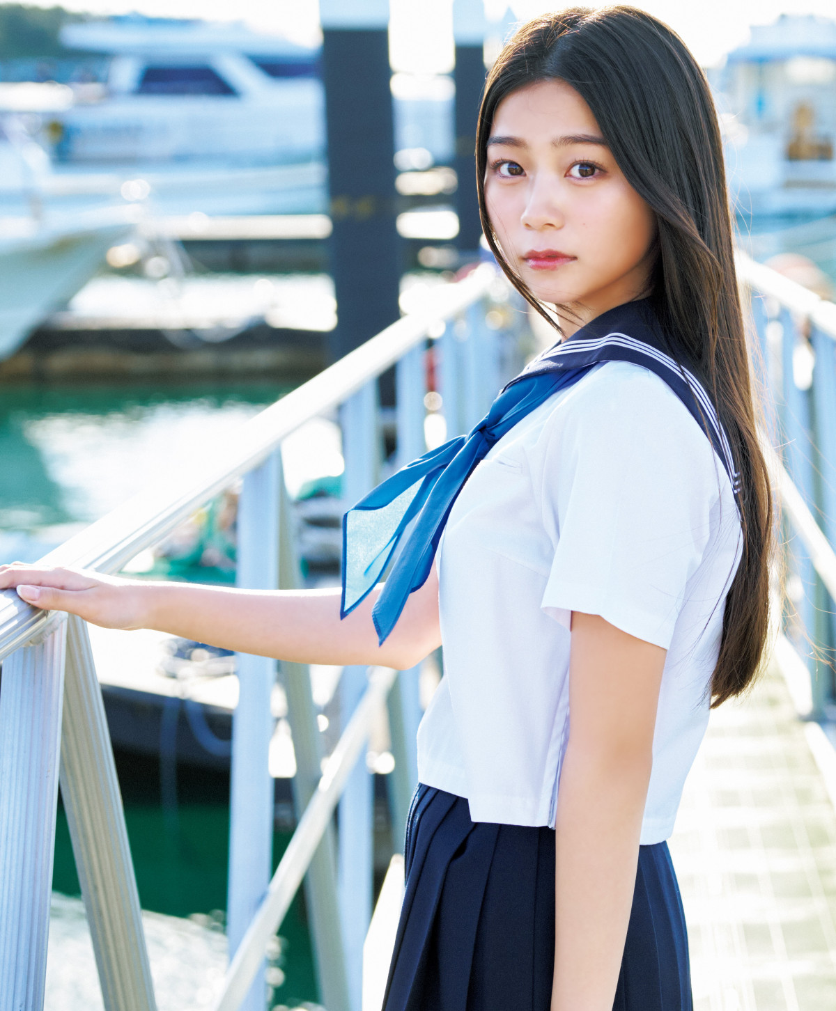 若菜亜衣  画像・写真 | 美女YouTuberこばしり。大胆ポーズでしなやか曲線美 『ヤンジャン』表紙＆巻頭でカラフルビキニ姿披露 8枚目 | ORICON  NEWS