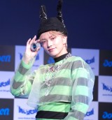 �f�r���[���\�L�҉�ɏo�Ȃ���aoen�E�牛�iREO�j �iC�jORICON NewS inc. 