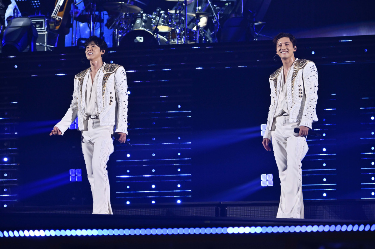 w_N 20th Anniversary LIVE TOUR ZONExh[JÂ_N()zA`~ 
