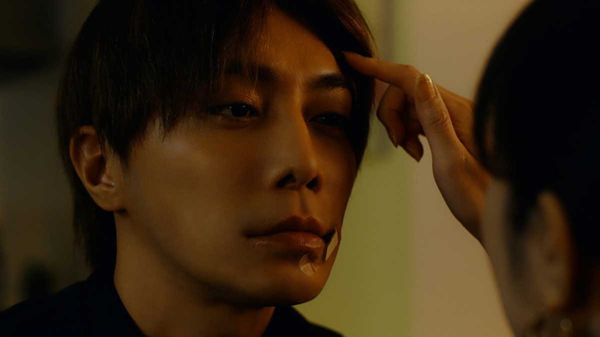 成宮寛貴、8年ぶり俳優復帰作で“怪演” 視聴者震撼「狂気に満ちすぎ