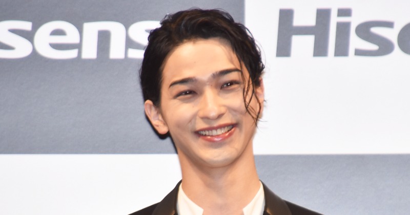 横浜流星、シックな黒のスーツで登場 愛犬エピソードに笑顔 会えるのは