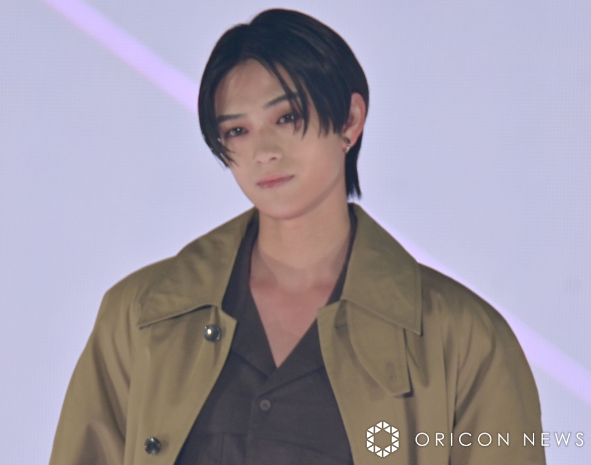 ガルアワ】岩瀬洋志、クールな視線でハートを射抜く 息のむ美しさで