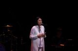 梶芽衣子60周年コンサート『セッテ ロッソ』　 新曲「き・せ・つ」が、胸を打つ 【ライブレポート】 