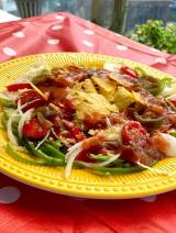 ��薃���u�C�������Ȃƃx�����_�Ń����`�v�i�ʐ^�̓u���O���j 