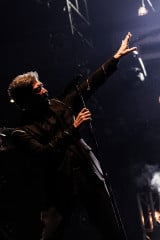 吉川晃司、40周年ツアー武道館公演をWOWOWで独占放送　還暦でも進化を止めない圧巻ステージ 