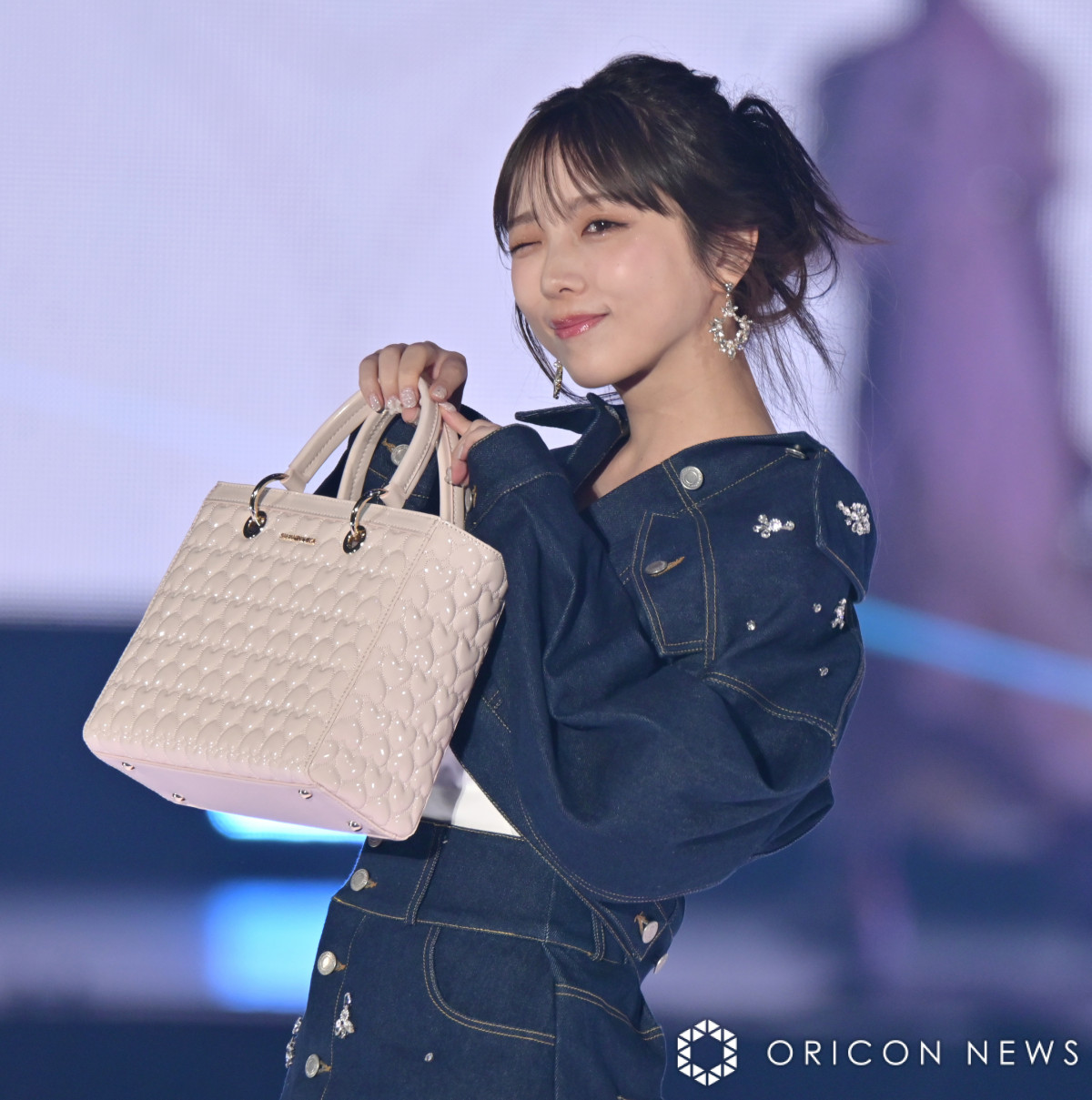 ガルアワ】与田祐希、“ため息級”のかわいさ放つ 神ファンサ3連発で観客