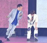 wRakuten GirlsAward 2025 SPRING/SUMMERxɏo()RA勴a (C)ORICON NewS inc. 