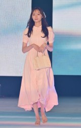 wRakuten GirlsAward 2025 SPRING/SUMMERxɏoT؍46E~Vg (C)ORICON NewS inc. 