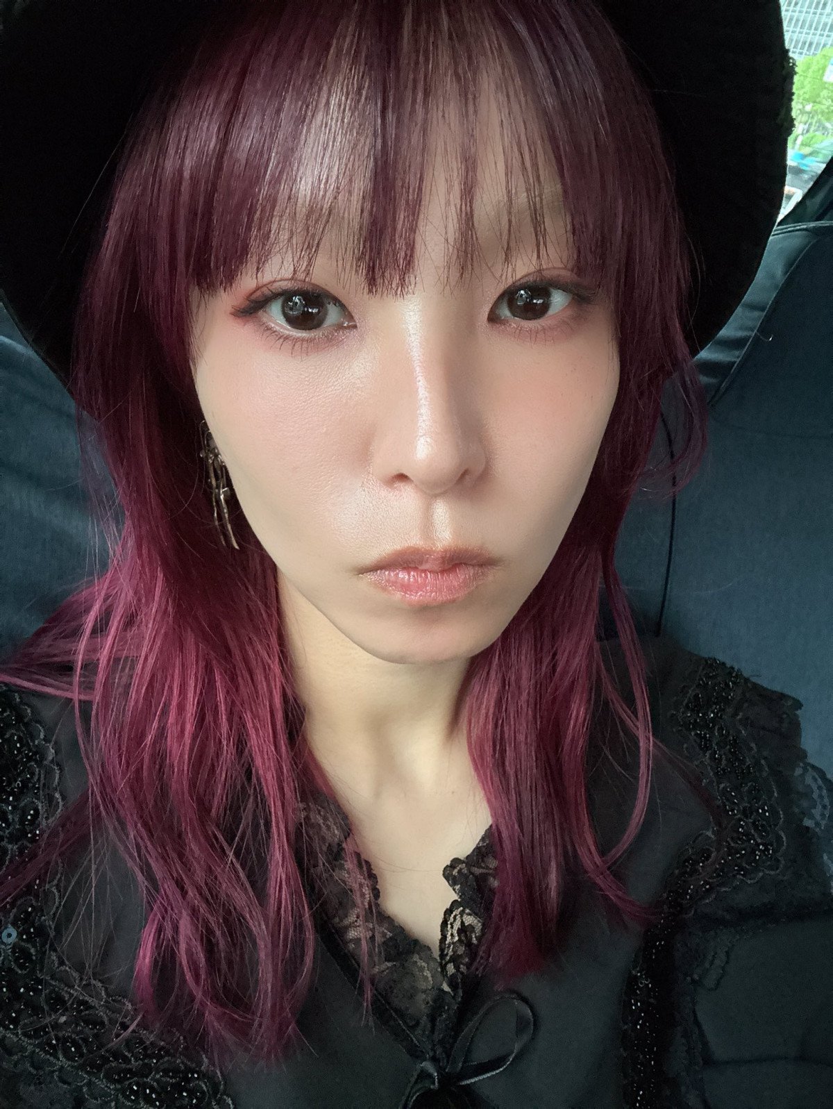 フェイスカラー Lisa 画像・写真 | LiSA、暗めピンクに染めた髪色に反響「魔女感が