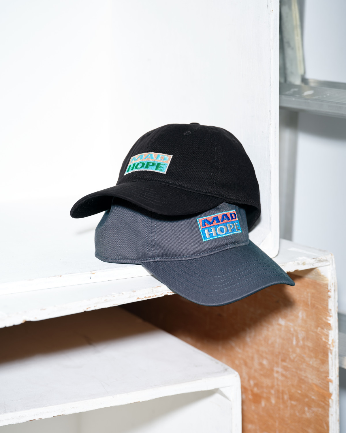 ティーシャツ “MAD HOPE” シロ | MERCH | 星野源 オフィシャルサイト