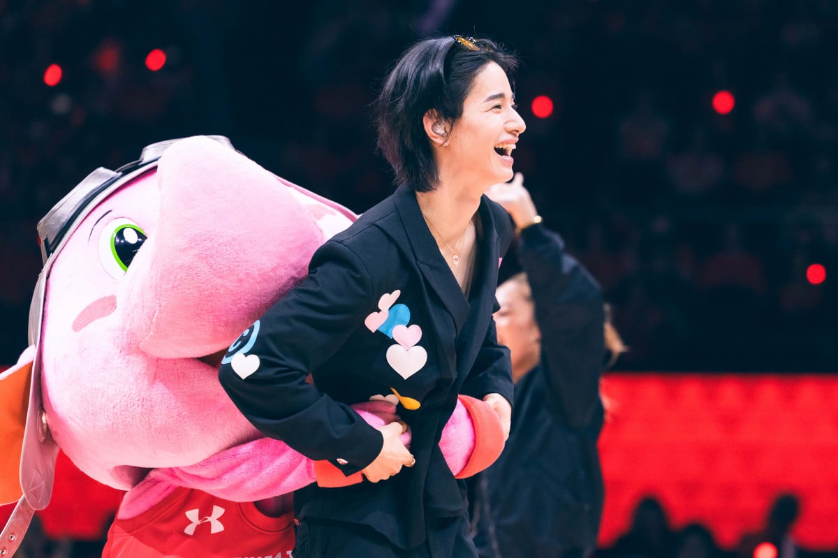 JO1・佐藤景瑚、B.LEAGUEイベントにサプライズ登場 超満員