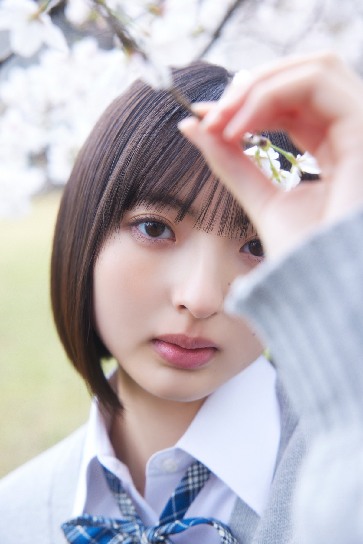櫻坂46“四期生”山田桃実、撮り下ろし写真＆手書きプロフィール