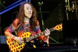 X JAPAN・PATAが“イエローハート”弾くシーンも hide with Spread Beaverが届けた“現在進行形”のライブ 