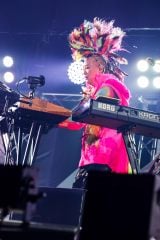 X JAPAN・PATAが“イエローハート”弾くシーンも　hide with Spread Beaverが届けた“現在進行形”のライブ 