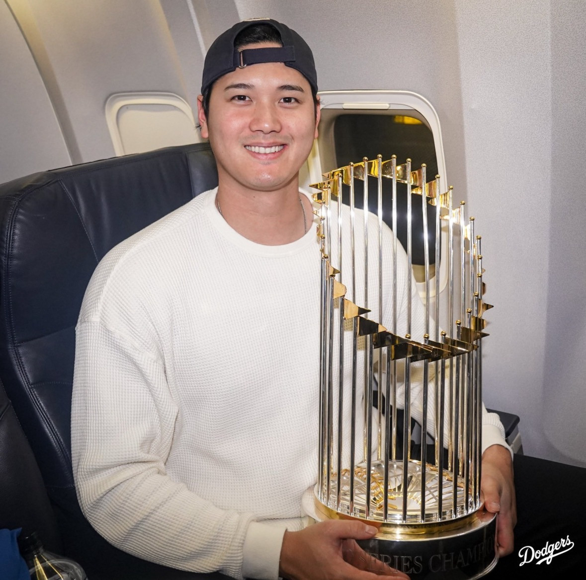 @ŃgtB[ɖʂ̏΂݂𕂂ׂJĕ(ʐ^̓hW[X̌X:@Dodgers) 