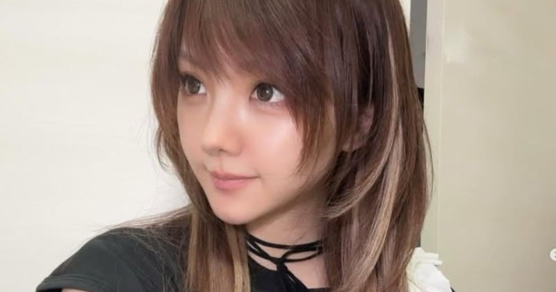 35歳・田中れいな、髪をおろした“ストレート”姿を公開 「レアショット!」「髪オシャ可愛い〜」