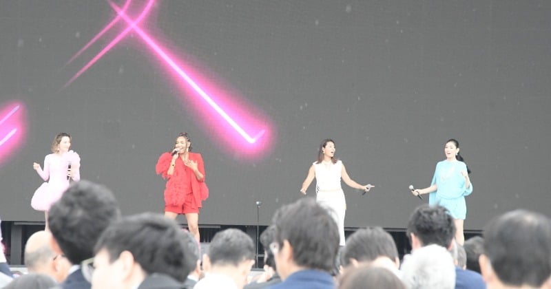 アンミカら音楽ユニット「ALKAMIRE」万博の大ステージでお披露目 堂々のパフォーマンス