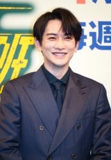 町田啓太&飯田基祐「ギャップがすごい!」オフショット公開「逆に怖い」 