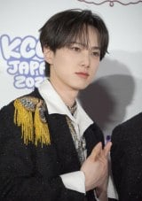 【KCON JAPAN】アリーナツアー中のINI、レッドカーペット登場　高塚大夢がかわいいジェスチャー披露 