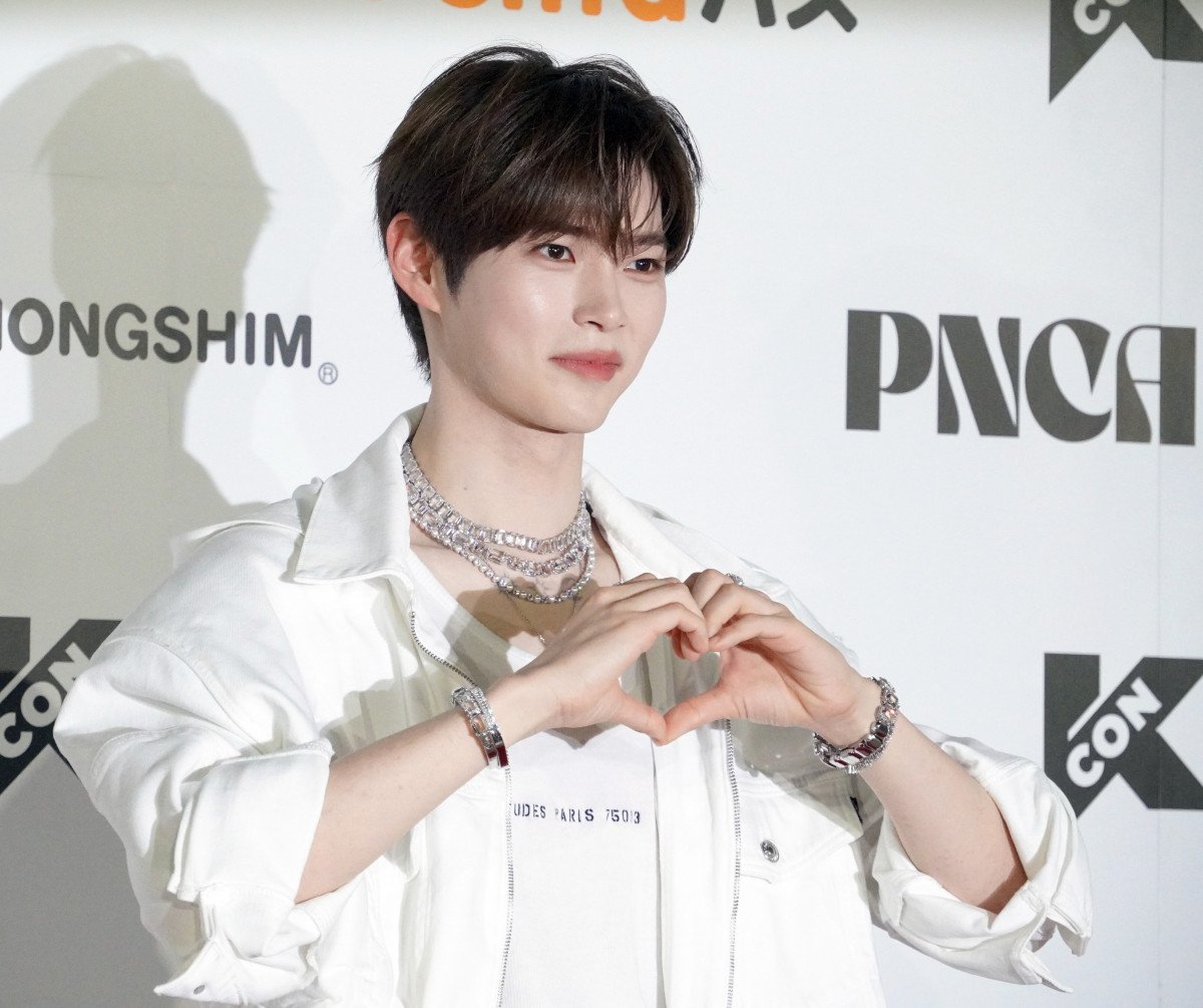 KCON】ZEROBASEONEソン・ハンビン、気品あふれる洗練美 さわやか
