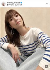 hitomi iʐ^̓CX^Ohitomi_official j 